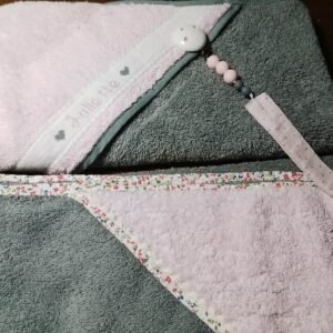 Serviette de bain enfant personnalisée cousue main.